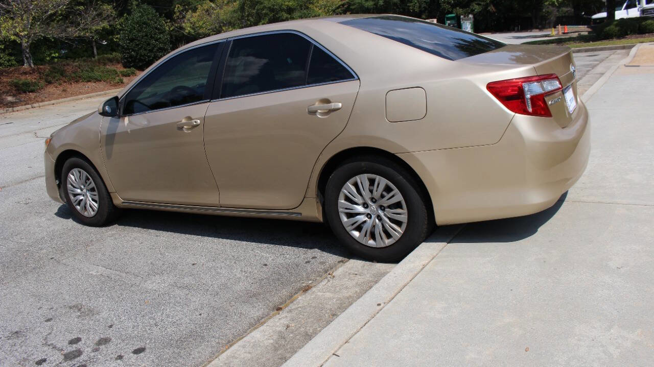 Used 2012 Toyota Camry LE image 14