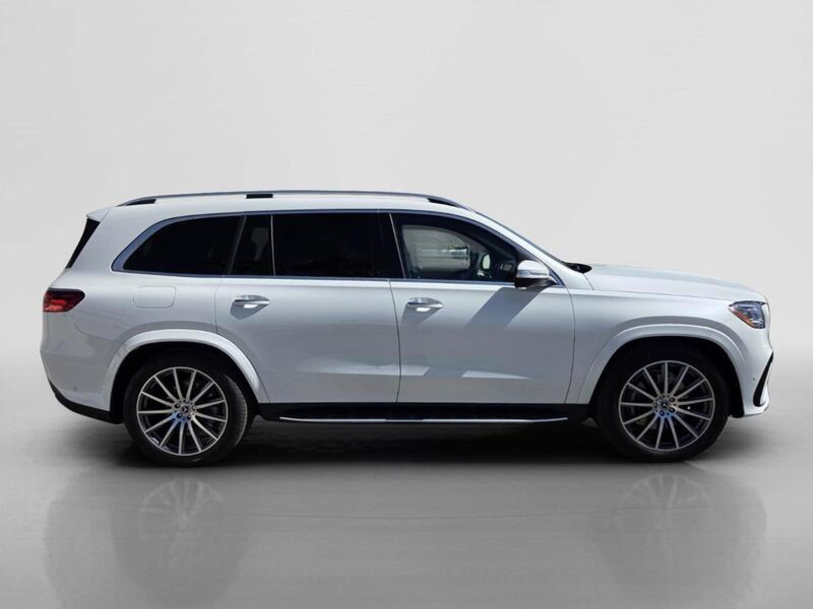 New 2026 Mercedes-Benz GLS 580 4MATIC image 6