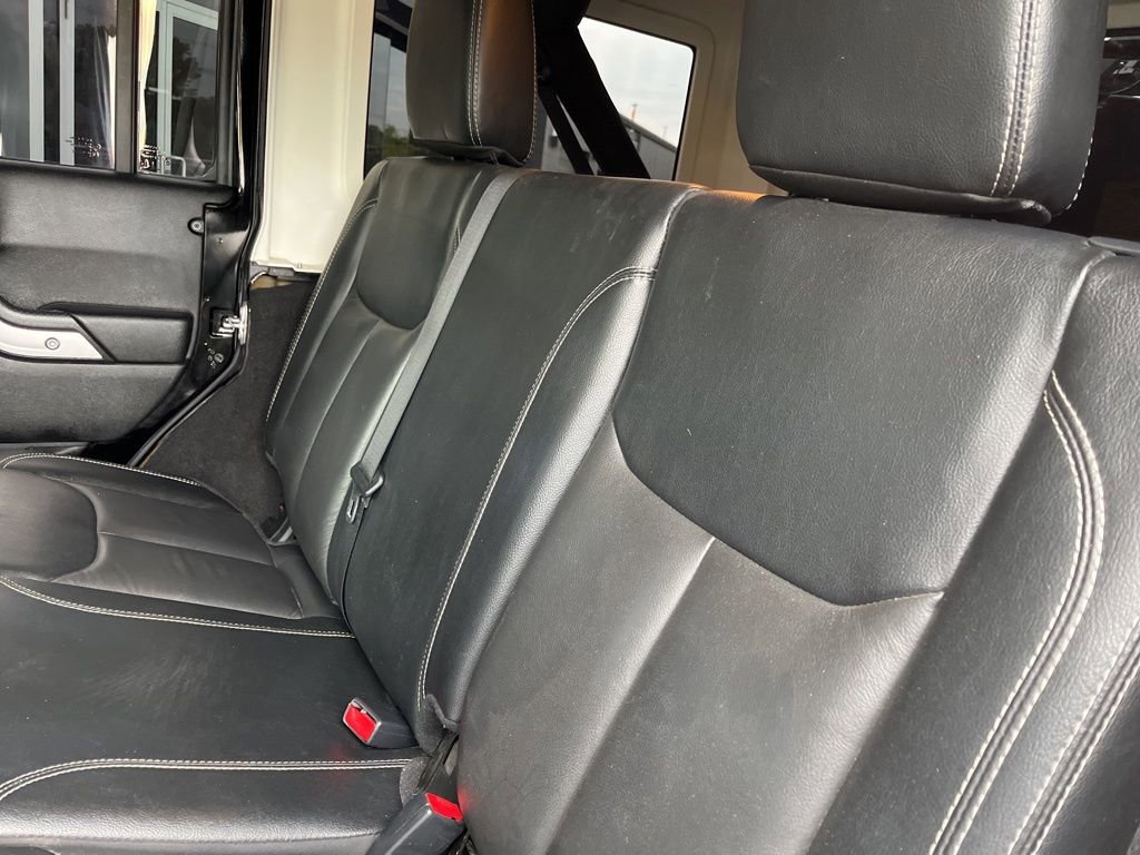 Used 2018 Jeep Wrangler Unlimited Rubicon w/ Cold Weather Group AWD/4WD image 45