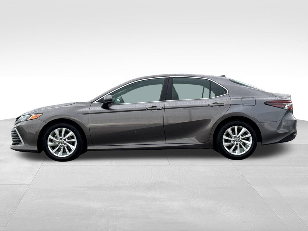 Used 2024 Toyota Camry LE FWD image 2