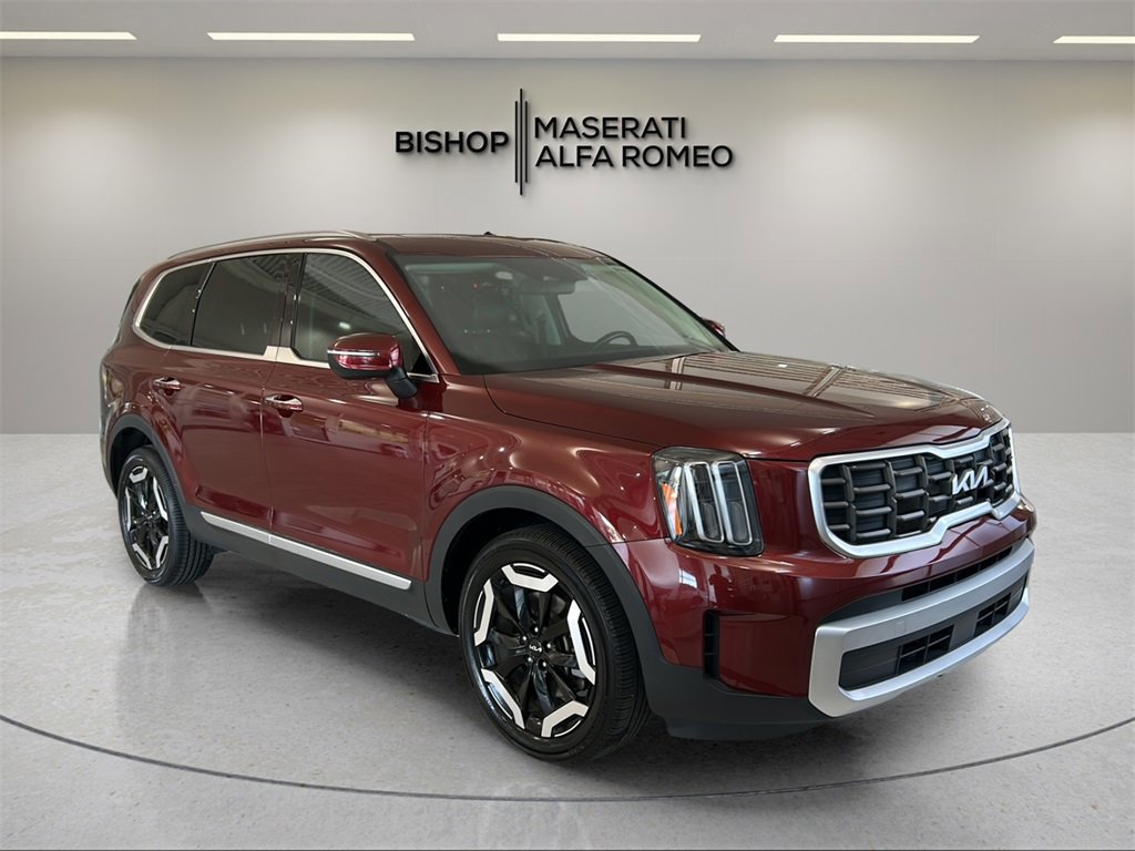 Used 2023 Kia Telluride S w/ S Sunroof Package