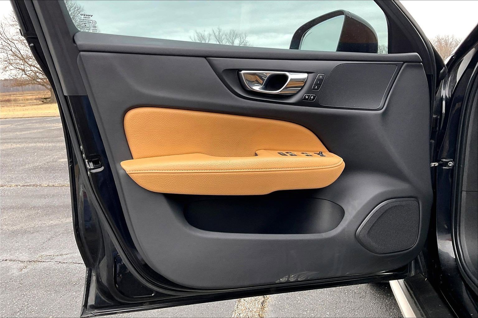 Used 2020 Volvo V60 T5 Cross Country w/ Protection Package Premier image 18