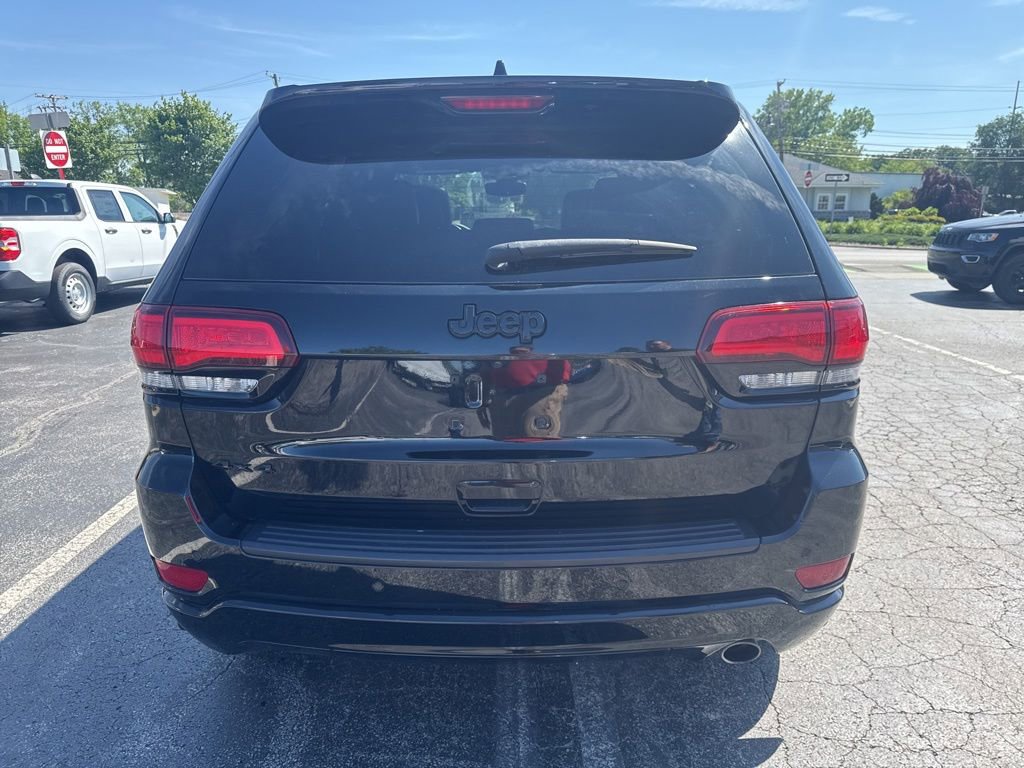 Used 2019 Jeep Grand Cherokee Altitude AWD/4WD image 4