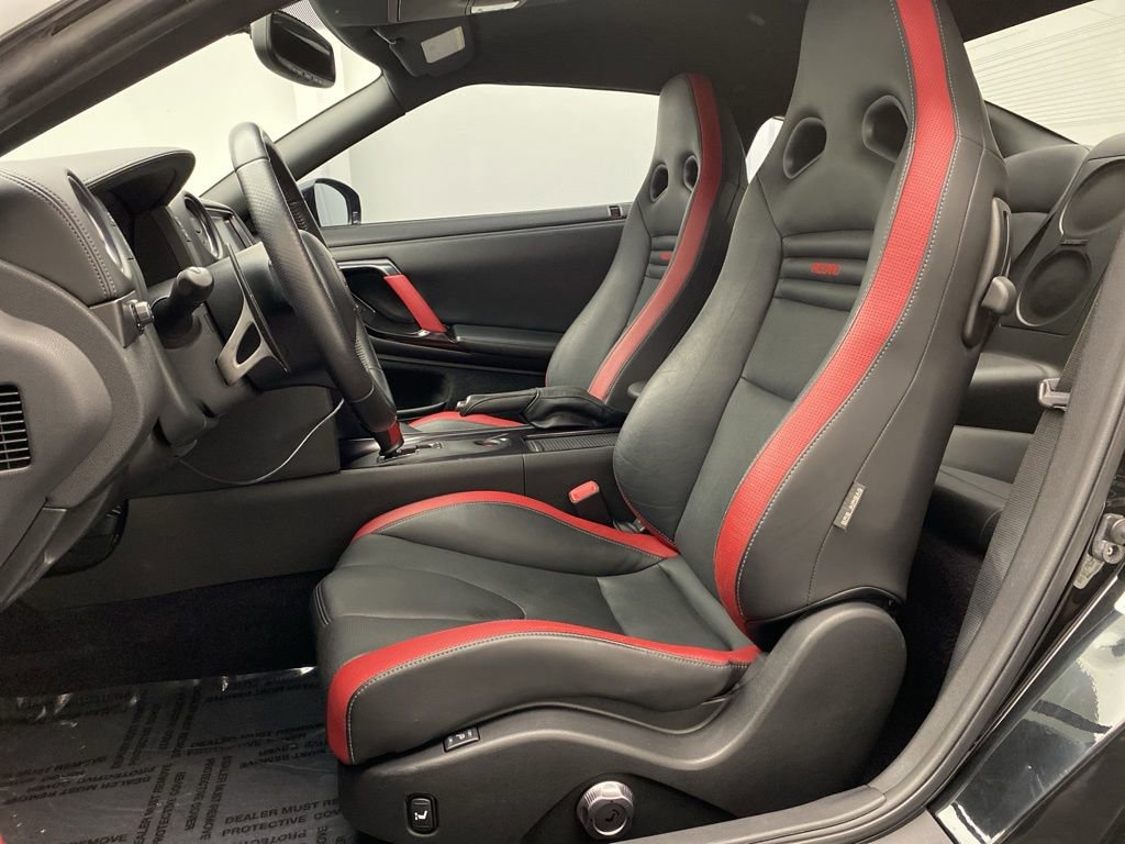 Used 2013 Nissan GT-R AWD/4WD image 9