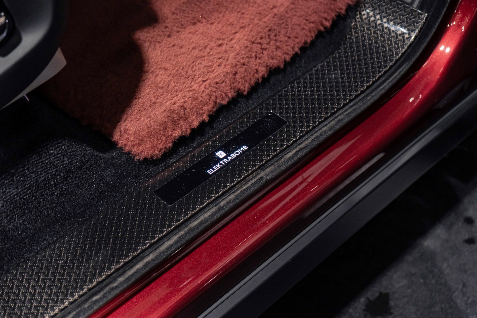 Used 2022 Rolls-Royce Cullinan Black Badge w/ Dark Exterior Package image 55