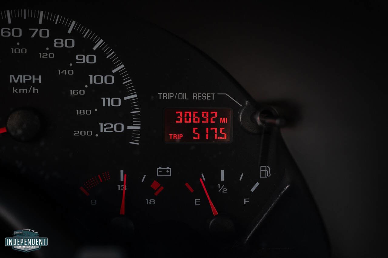 Used 2000 Chevrolet Camaro LT image 23