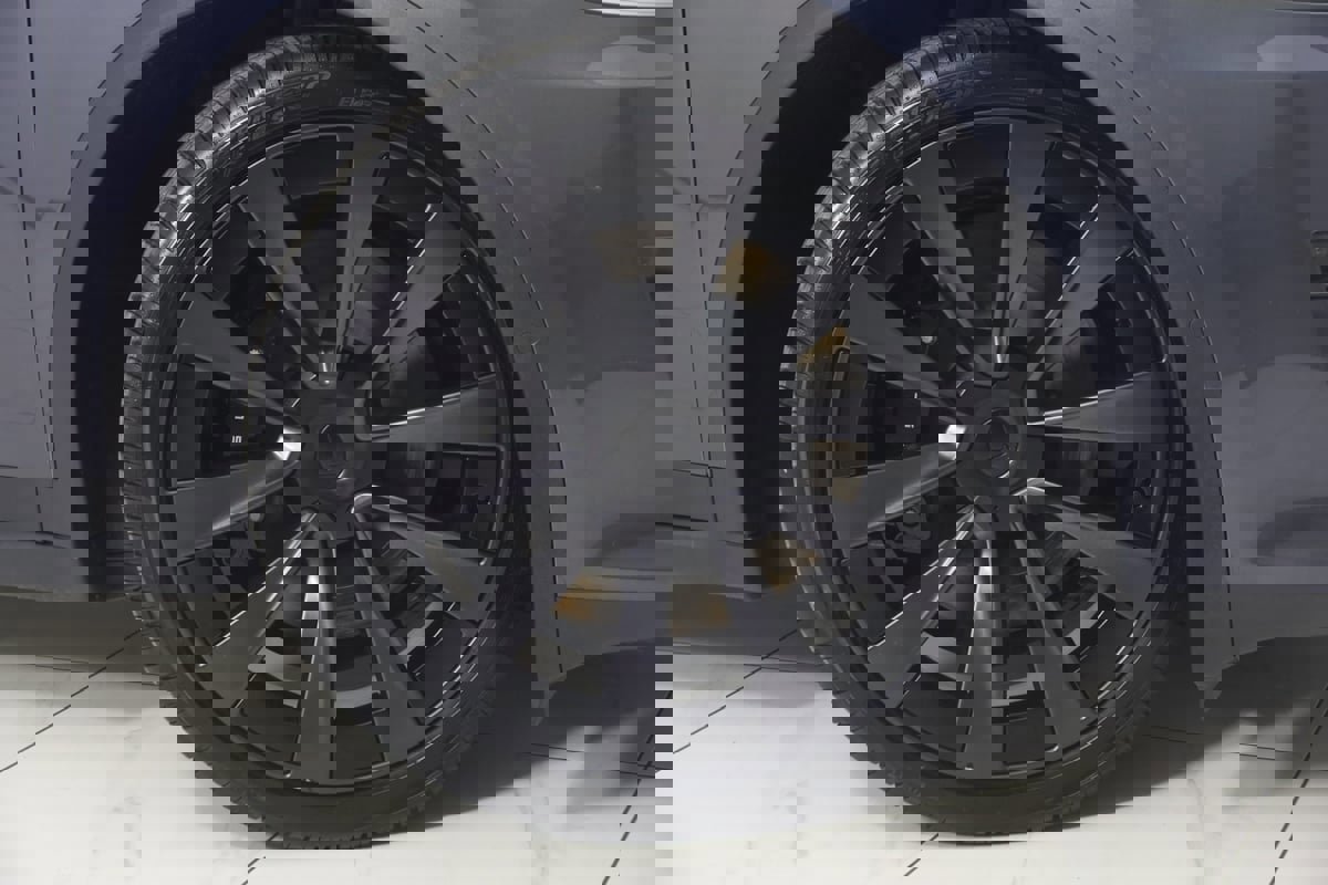 Used 2022 Tesla Model X image 18