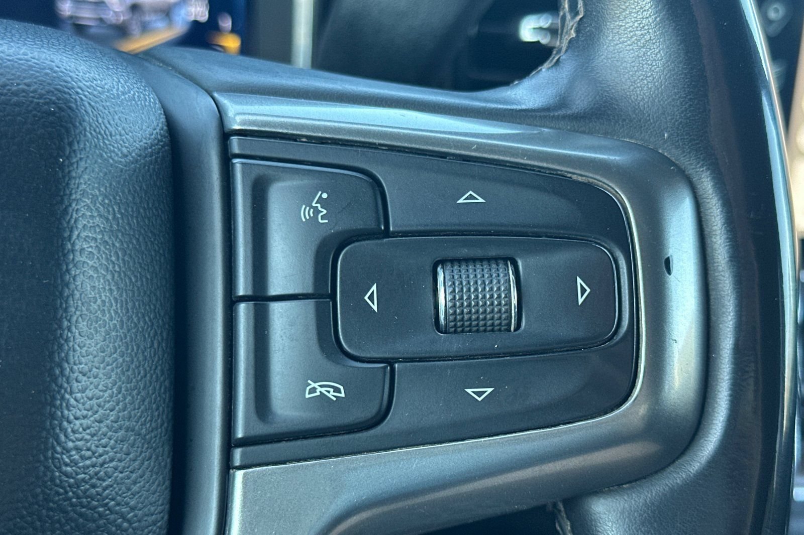 Used 2024 Chevrolet Silverado 2500 LT AWD/4WD image 37