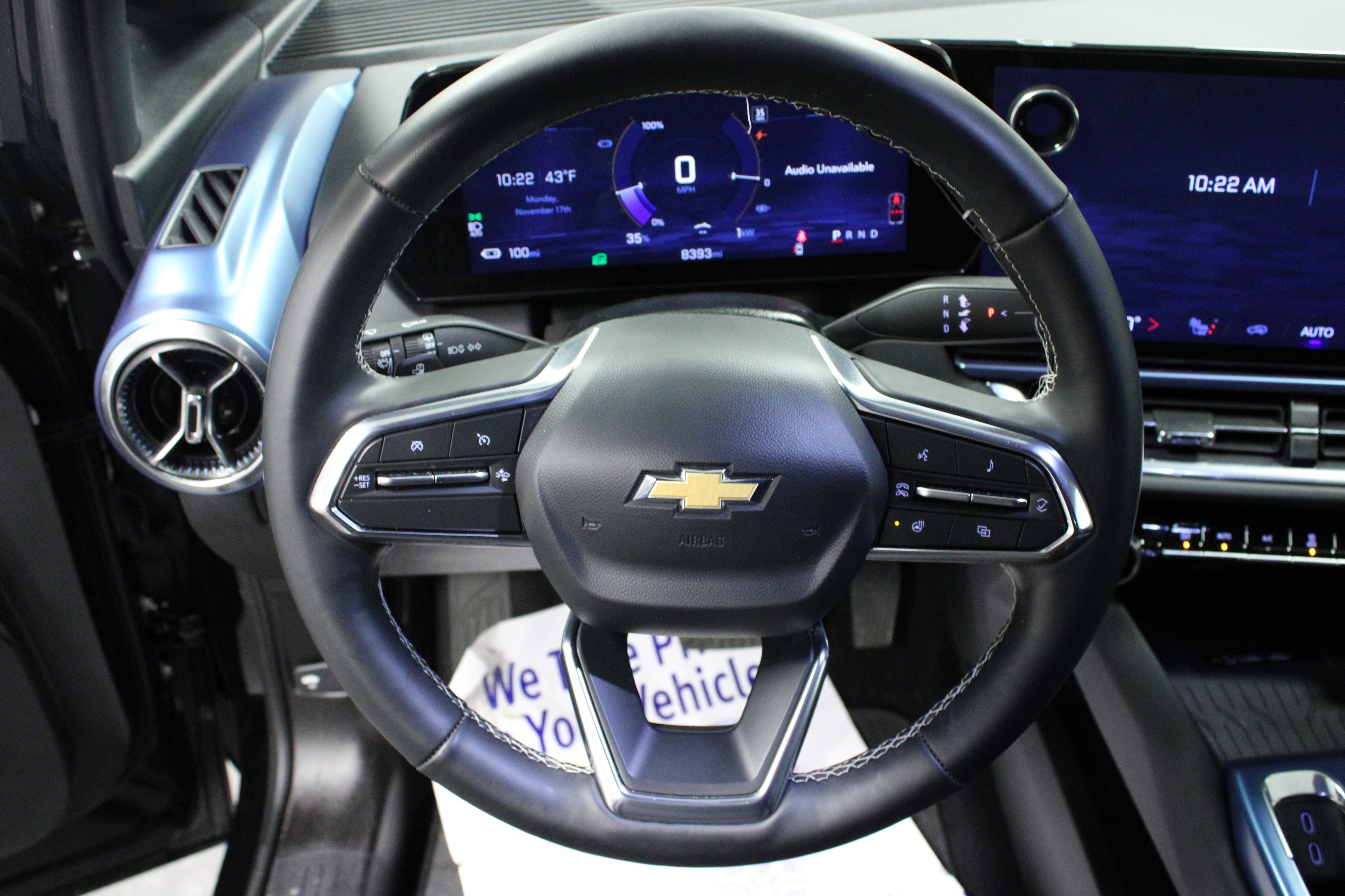 Used 2025 Chevrolet Equinox EV LT w/ Convenience Package image 17