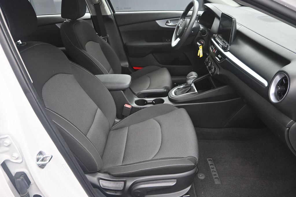 Certified 2024 Kia Forte LXS FWD image 33