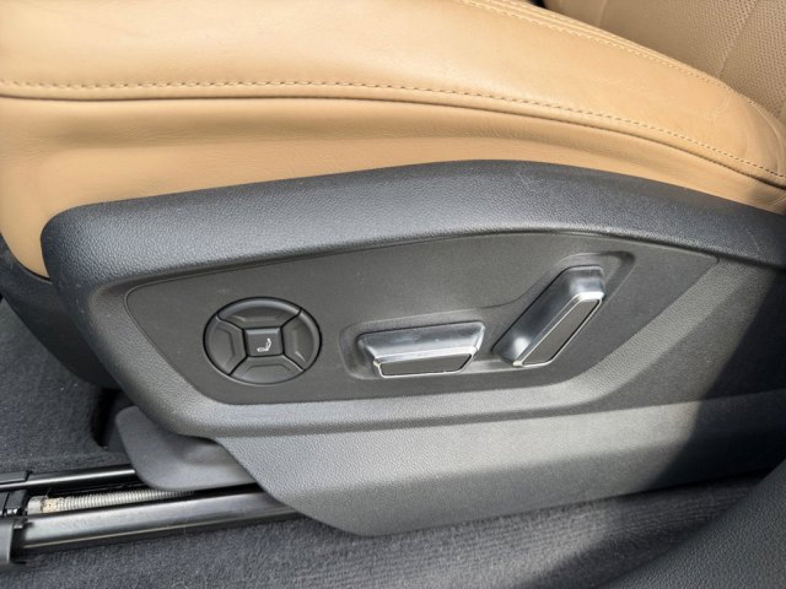 Used 2023 Audi Q7 3.0T Prestige image 11