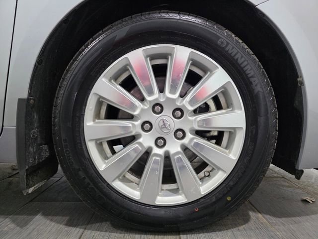 Used 2017 Toyota Sienna XLE w/ XLE Navigation Package image 26