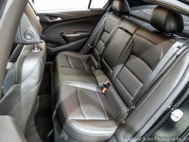 Used 2018 Chevrolet Cruze Premier image 11