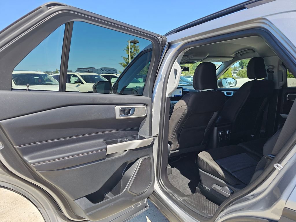 Used 2022 Ford Explorer XLT w/ Class IV Trailer Tow Package image 18