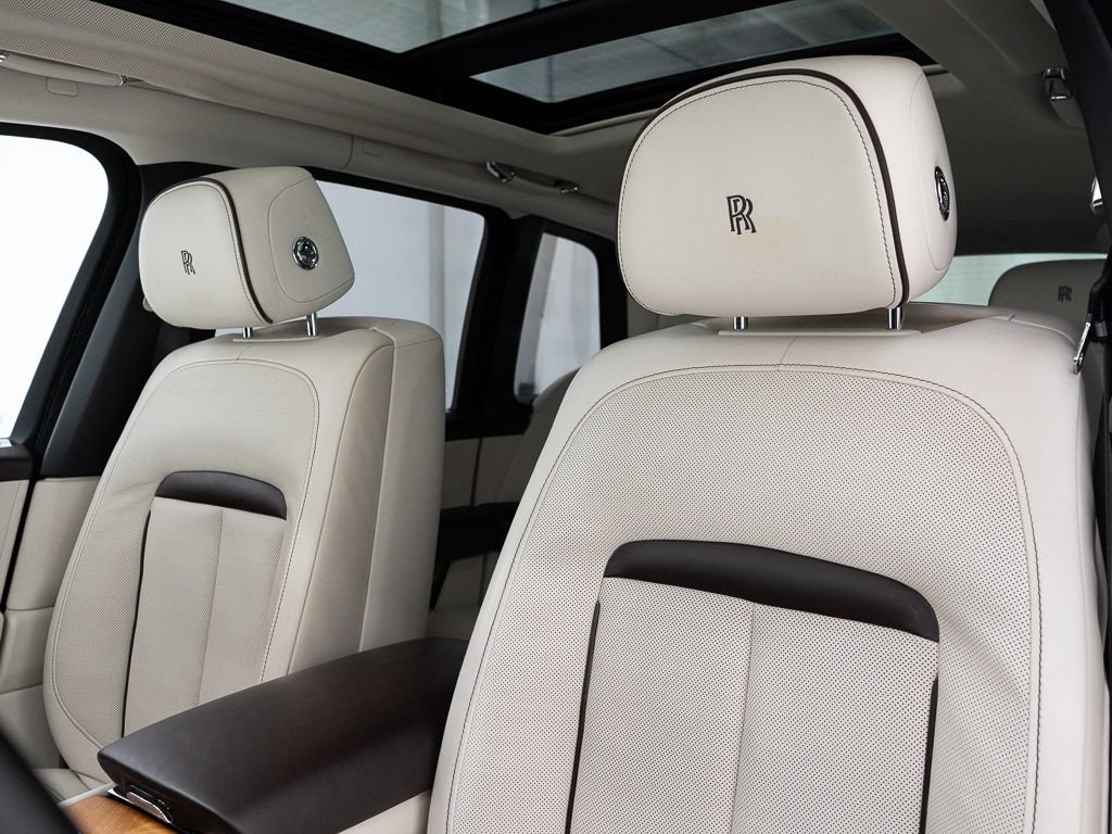 Certified 2019 Rolls-Royce Cullinan AWD/4WD image 16