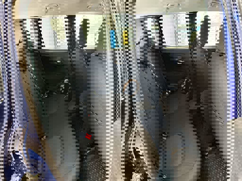 Used 2016 Jeep Renegade Latitude w/ Popular Equipment Group image 21