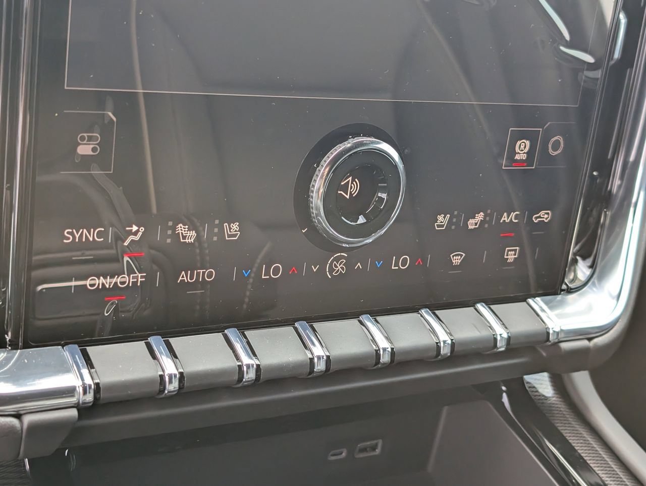 New 2026 GMC Yukon XL Elevation w/ Elevation Premium Package AWD/4WD image 13