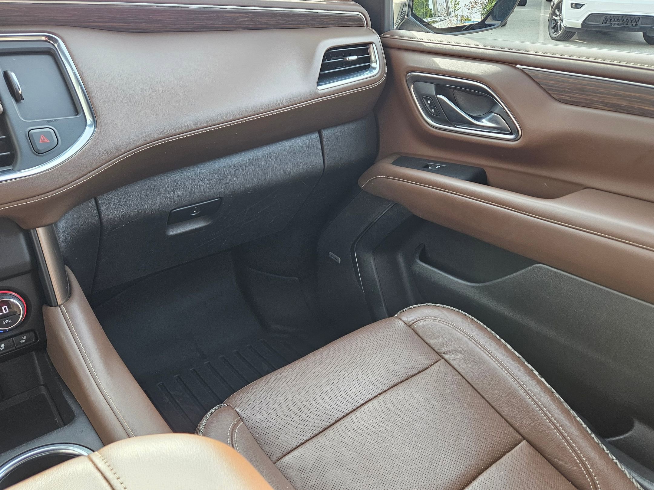 Used 2021 Chevrolet Suburban High Country image 11