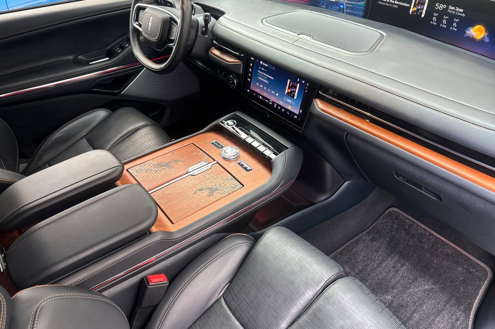 Used 2025 Lincoln Navigator Black Label image 17