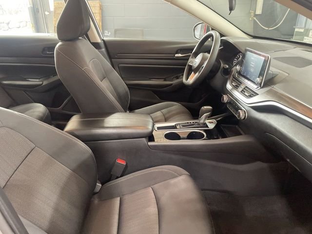Used 2024 Nissan Altima 2.5 SV image 34