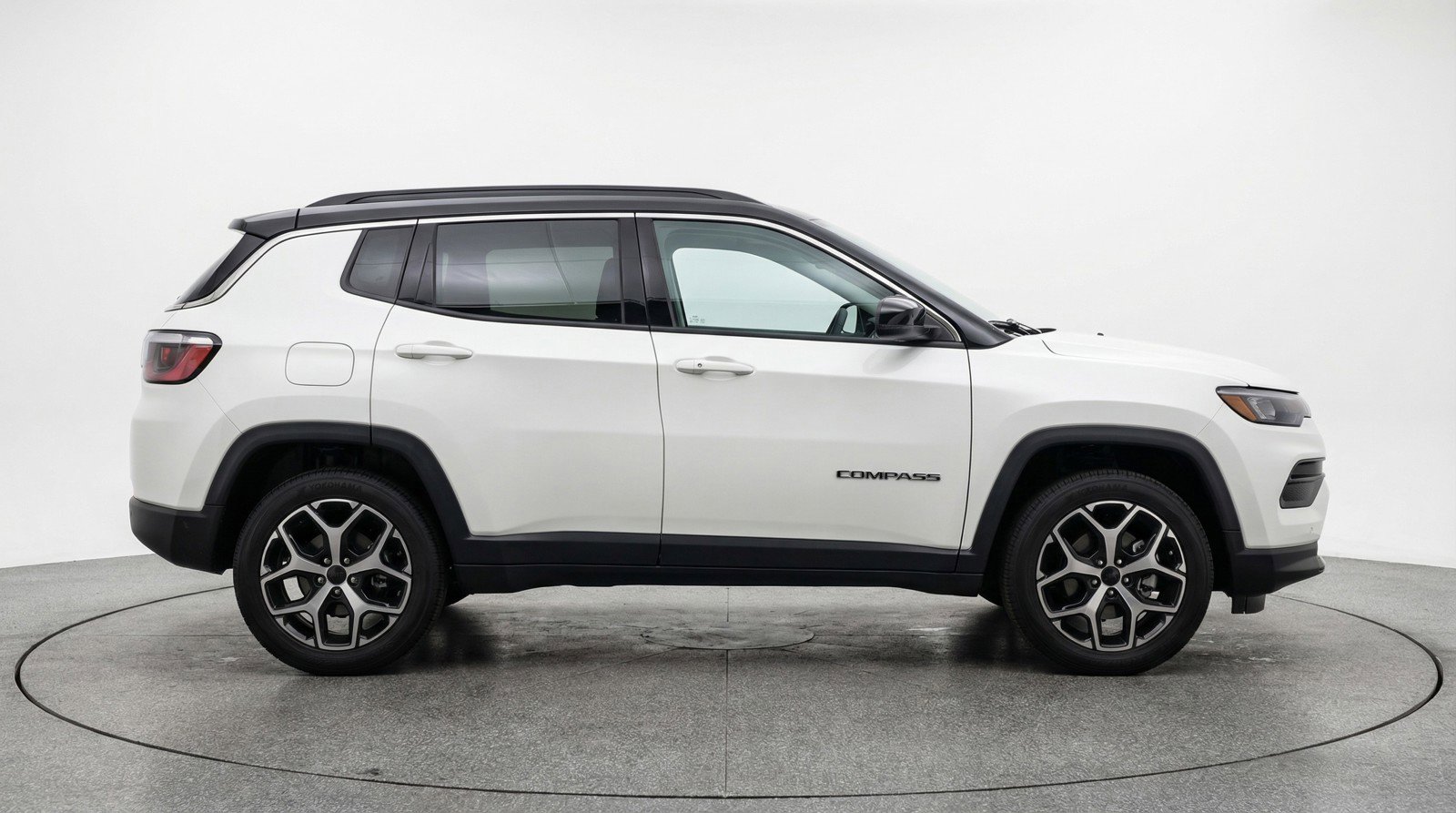 Used 2025 Jeep Compass Limited image 11