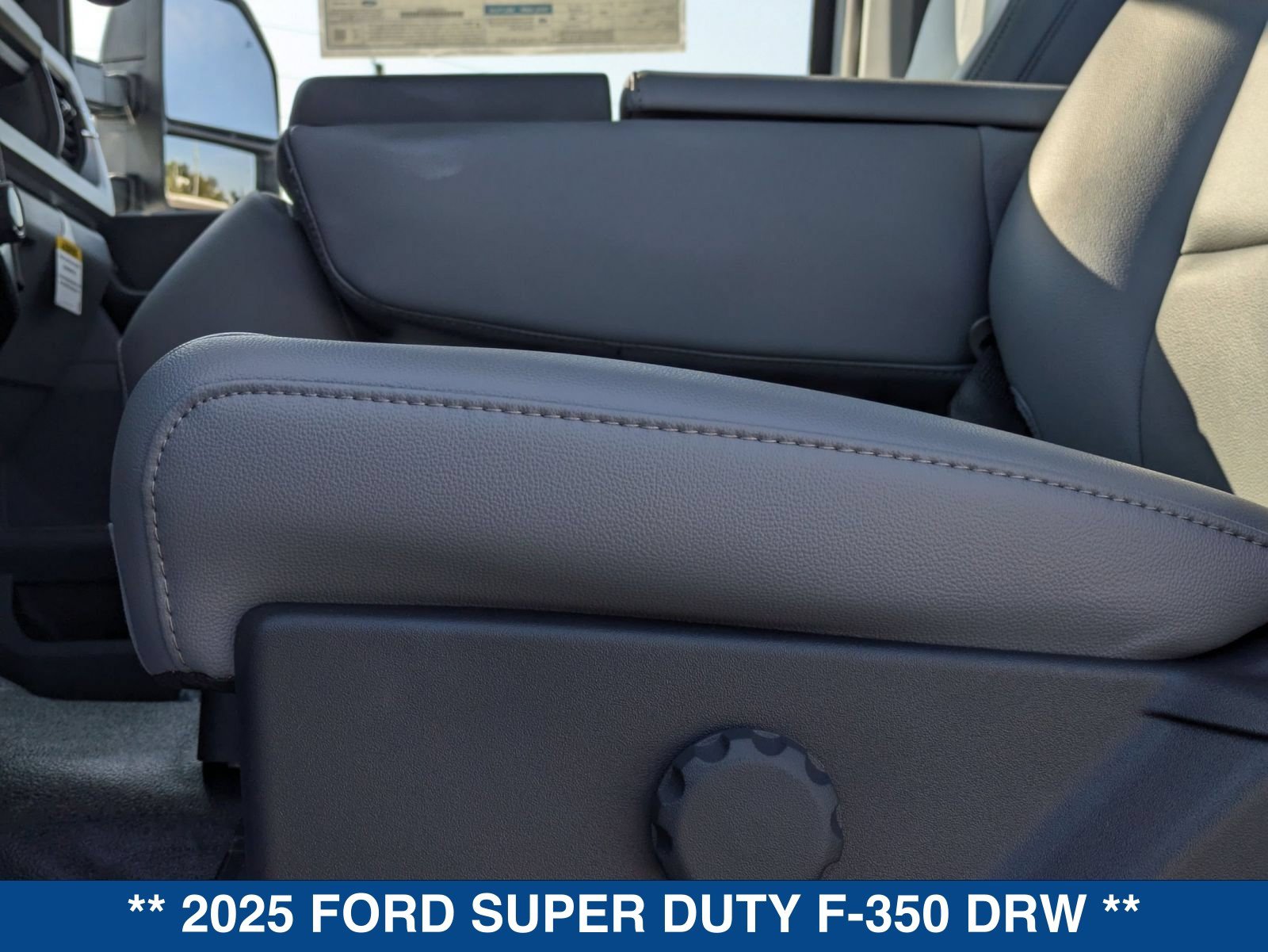 New 2025 Ford F350 XL w/ XL Chrome Package RWD image 18
