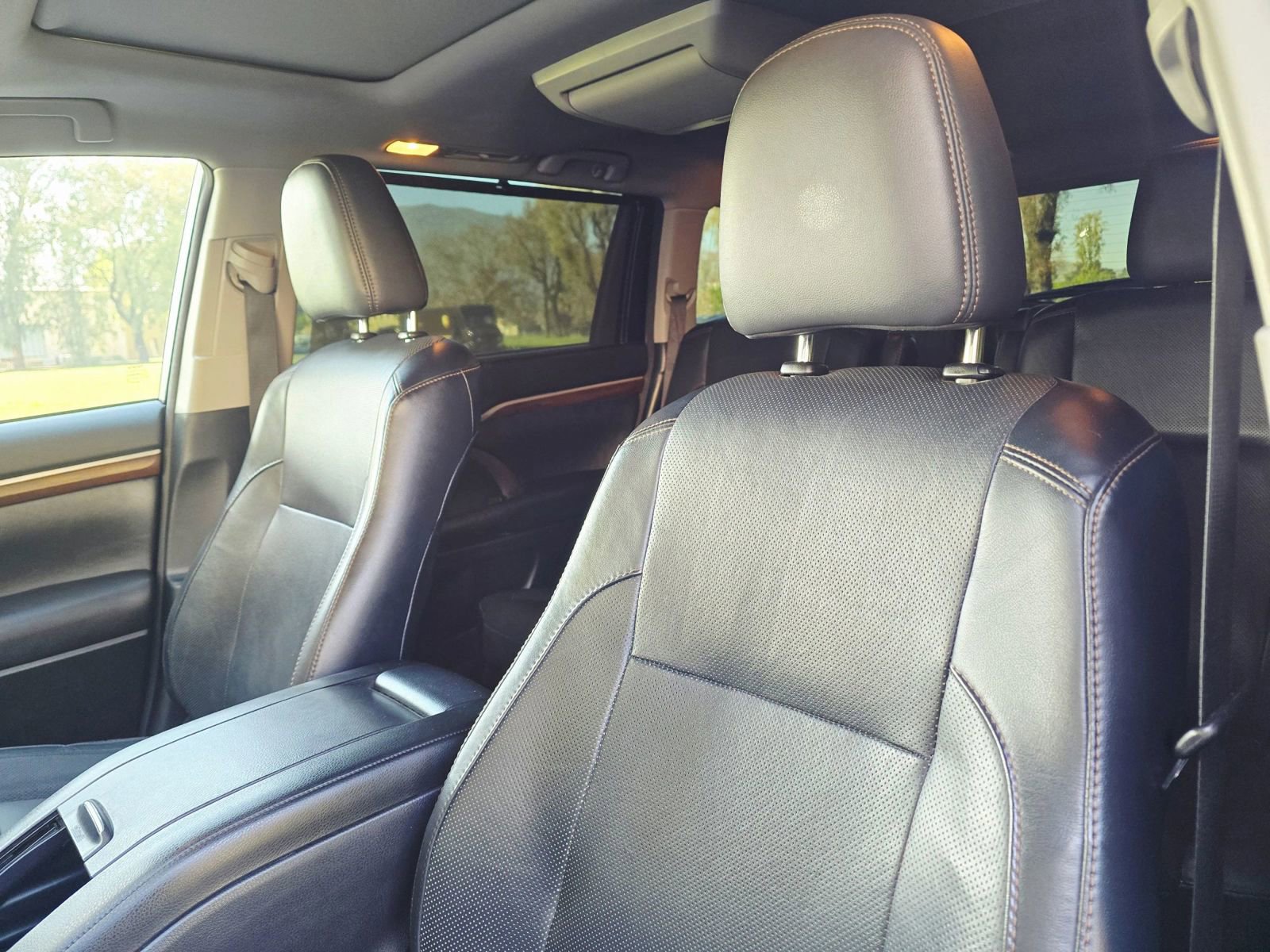 Used 2016 Toyota Highlander Limited image 14