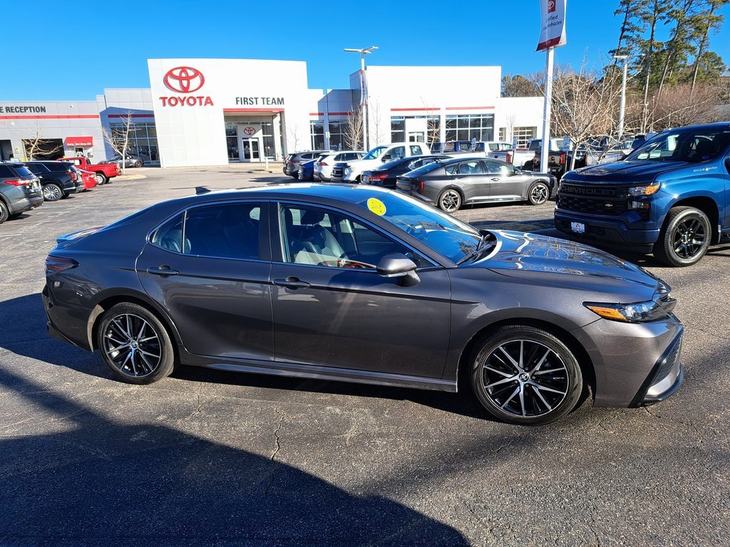 Used 2023 Toyota Camry SE image 6