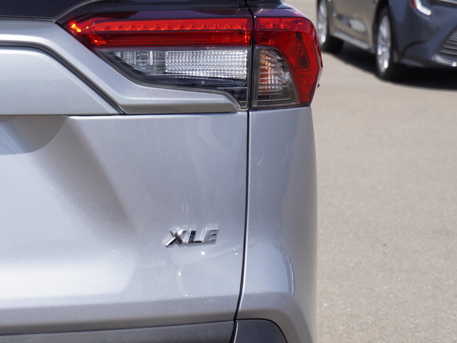 Used 2022 Toyota RAV4 XLE w/ Convenience Package FWD image 10