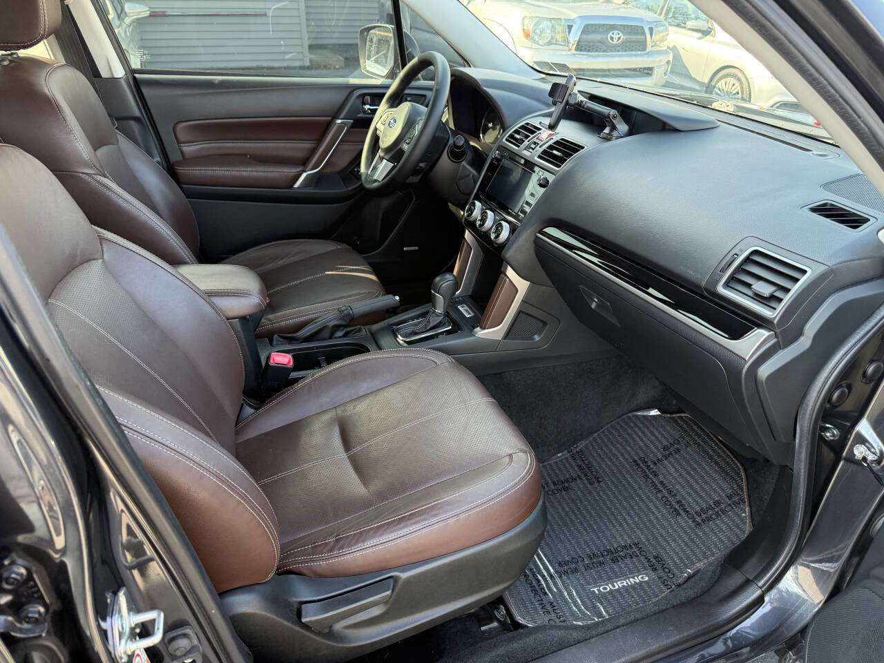 Used 2017 Subaru Forester 2.5i Touring AWD/4WD image 9