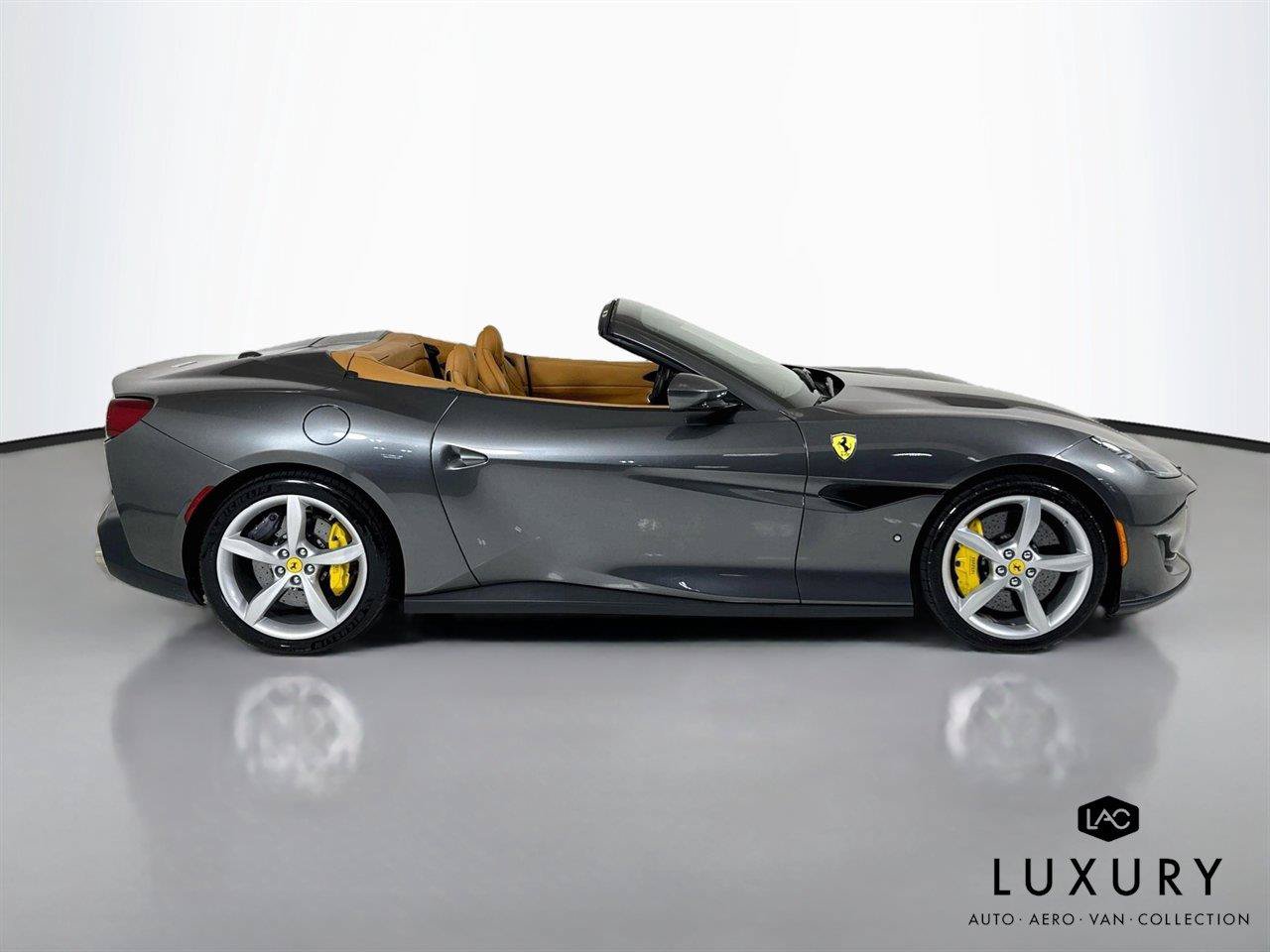 Used 2019 Ferrari Portofino RWD image 5