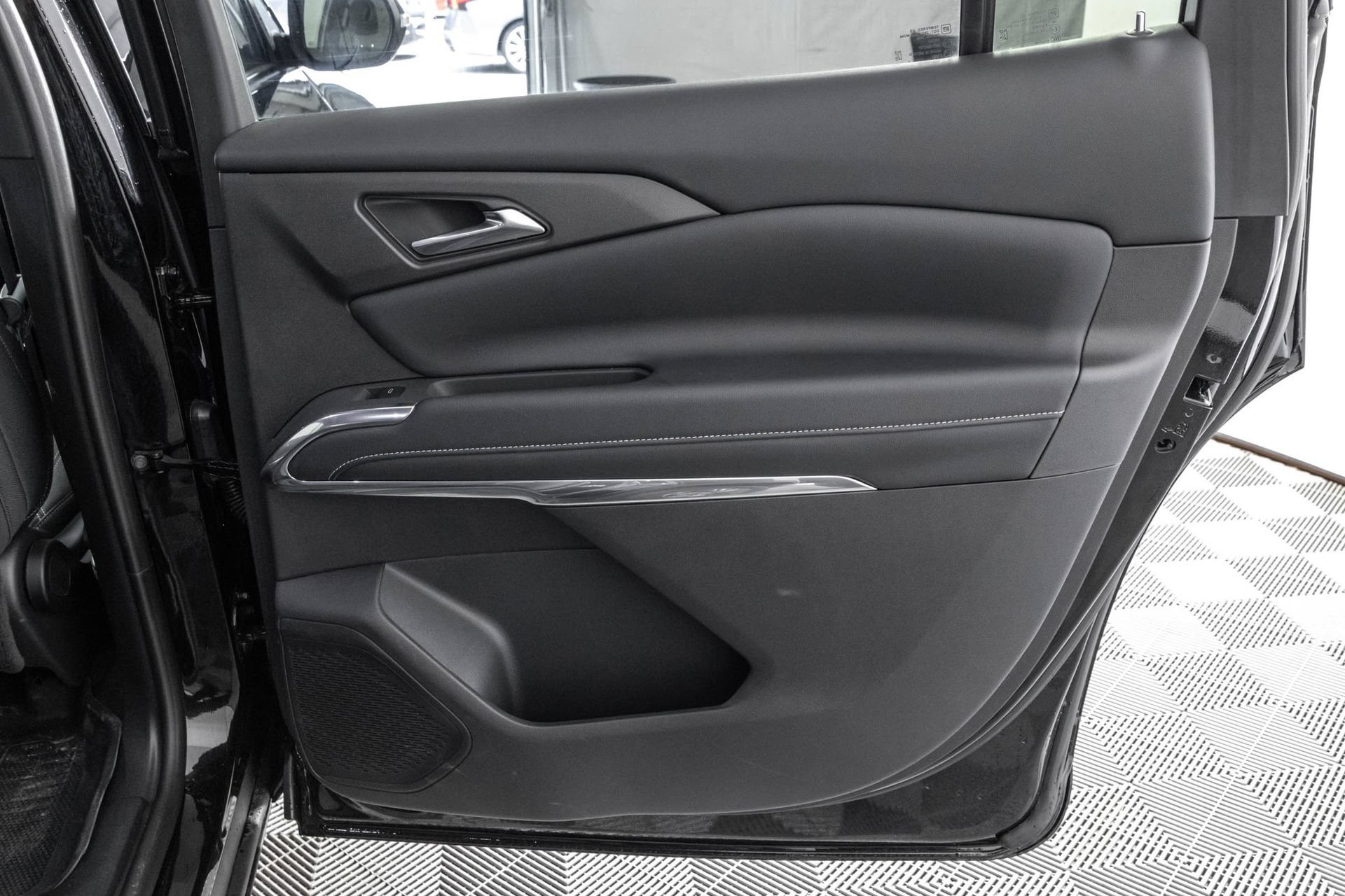 Used 2026 Chevrolet Traverse LT FWD image 40