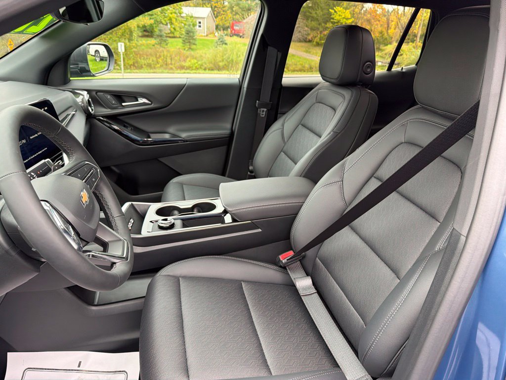 New 2027 Chevrolet Equinox LT w/ Convenience Package II AWD/4WD image 9