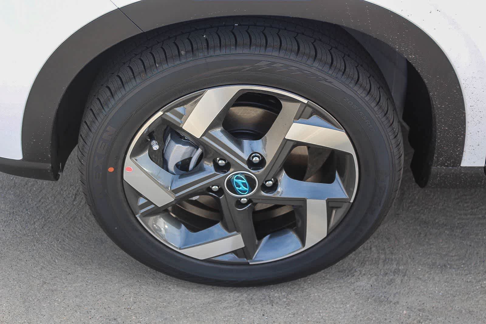 New 2026 Hyundai Venue SEL FWD image 11