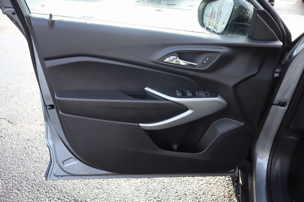 New 2026 Chevrolet Trax RS image 4