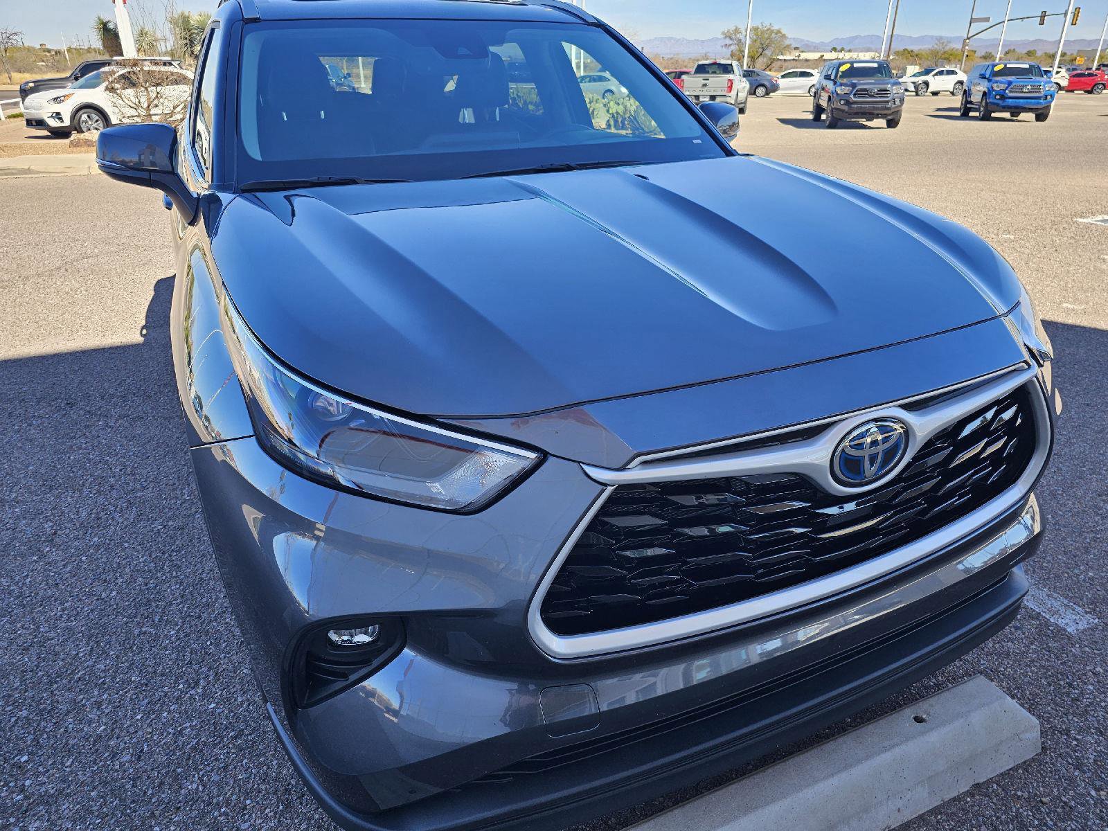 Used 2023 Toyota Highlander XLE image 12