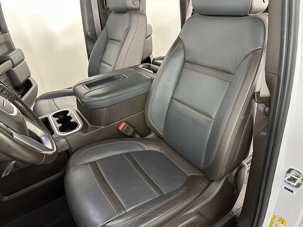 Used 2022 GMC Sierra 3500 Denali w/ Denali Ultimate Package image 26