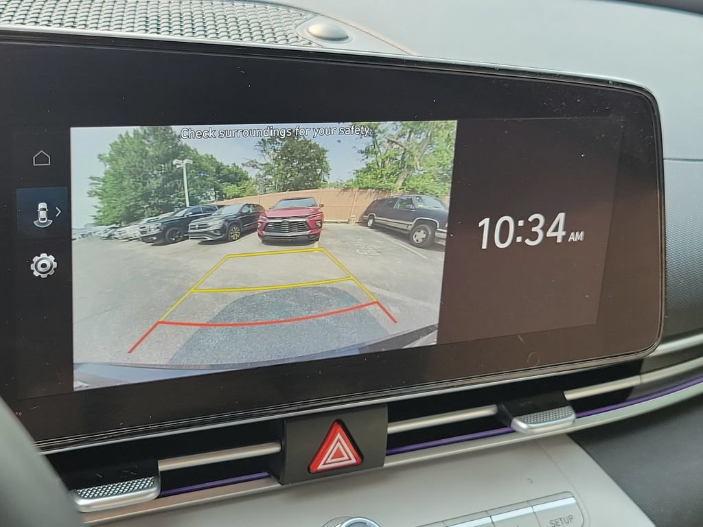 Used 2025 Hyundai Elantra Limited FWD image 29