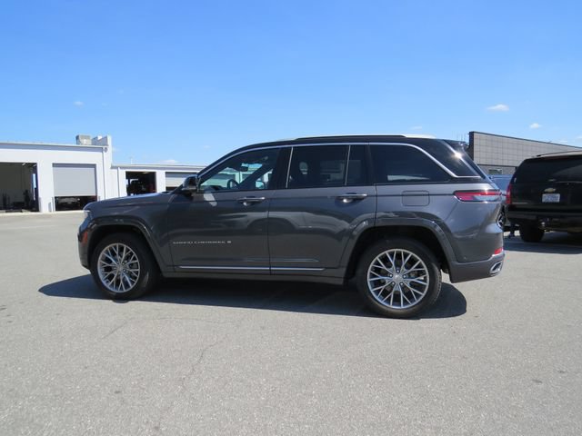 Used 2022 Jeep Grand Cherokee Summit w/ Luxury Tech Group V AWD/4WD image 6