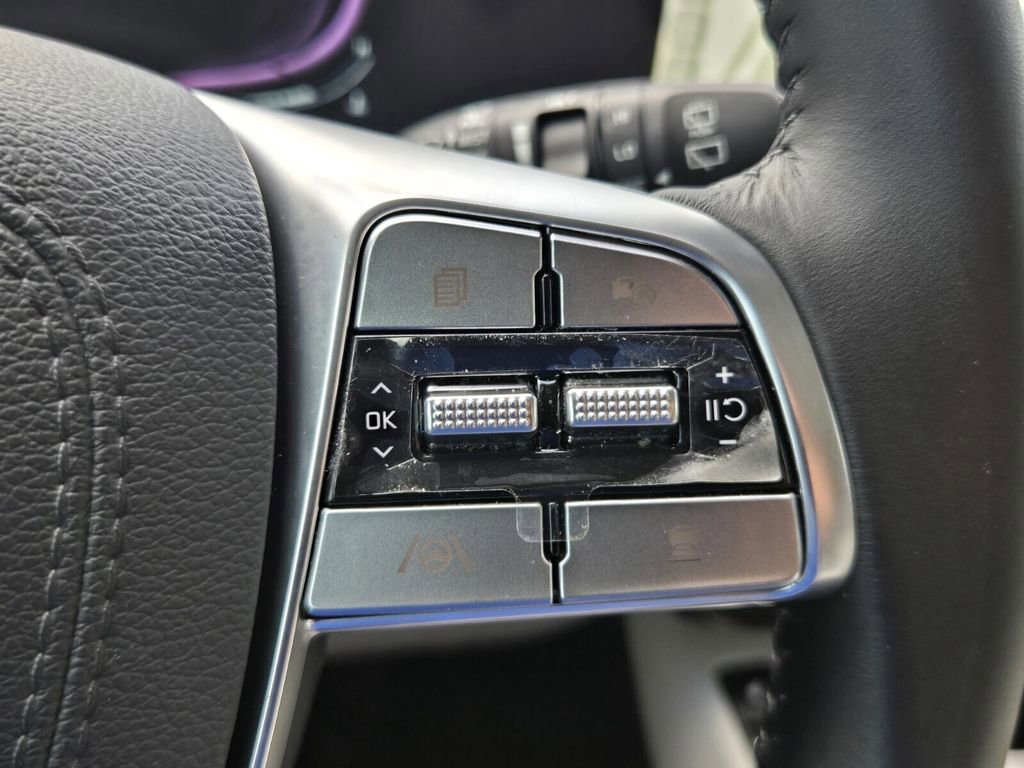 Used 2025 Kia Telluride EX w/ EX Captain's Chair Package FWD image 27