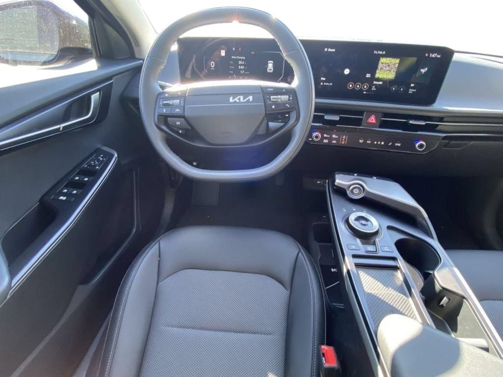 New 2025 Kia EV6 Light w/ Light LR Technology Package RWD image 10