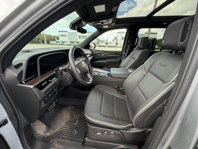 Used 2024 Cadillac Escalade Premium Luxury image 5