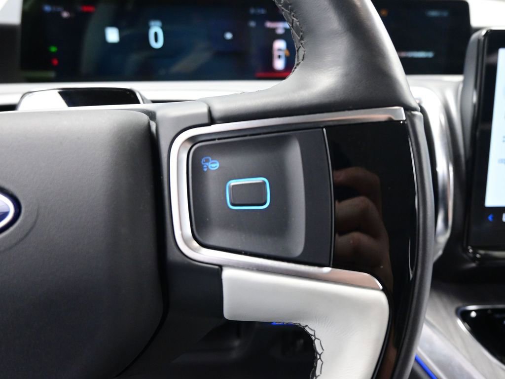 Used 2025 Ford Expedition Platinum w/ Platinum Ultimate Package image 14