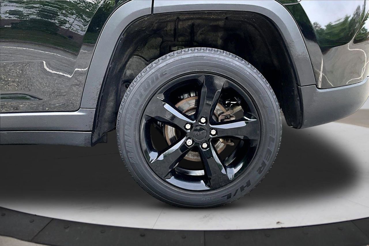 Certified 2023 Jeep Grand Cherokee Altitude AWD/4WD image 34