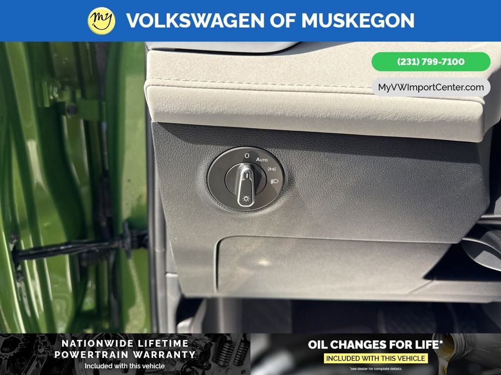 New 2025 Volkswagen Taos SE image 13