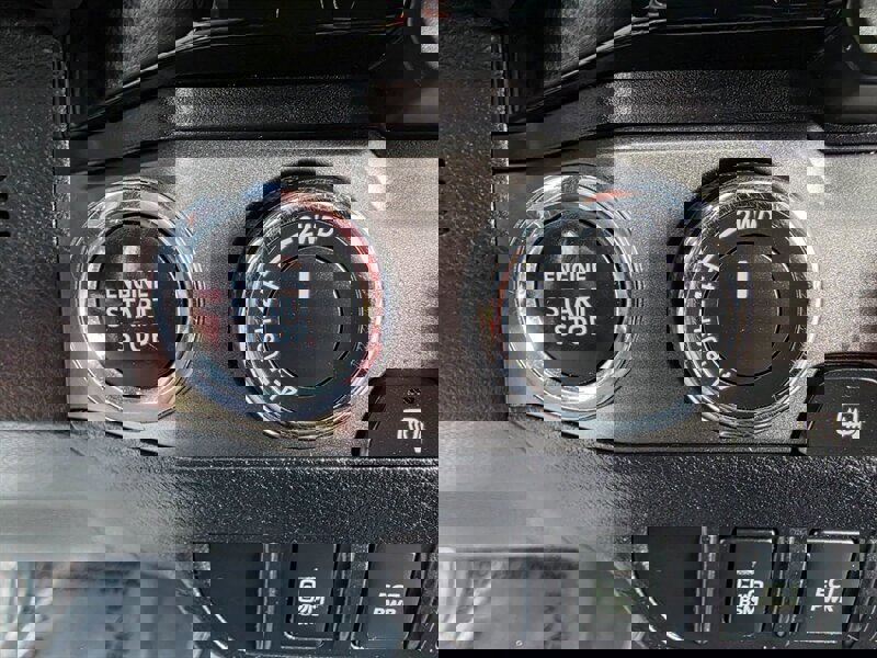 Used 2016 Toyota Tacoma TRD Off-Road w/ Premium & Technology Package AWD/4WD image 42