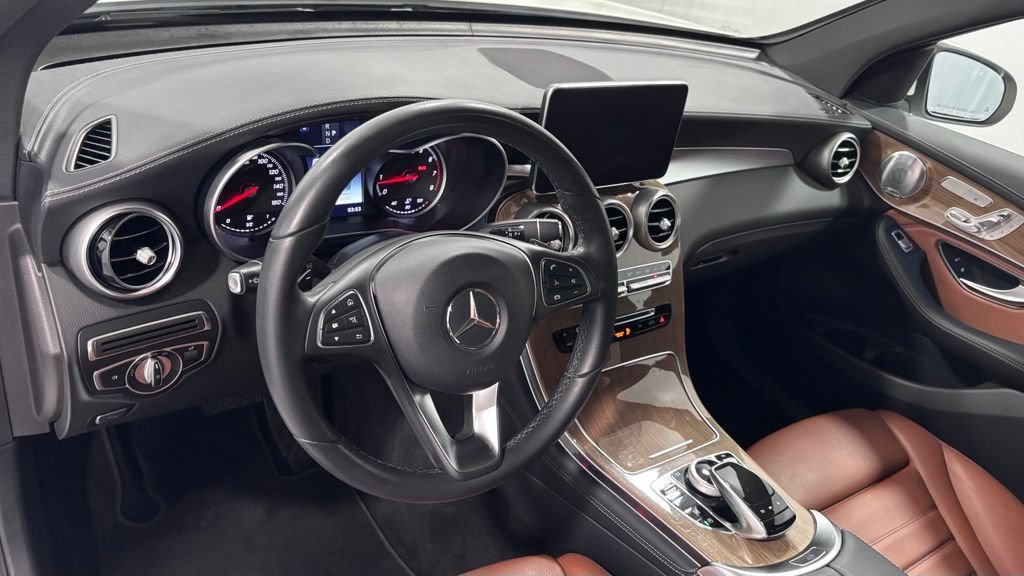 Used 2017 Mercedes-Benz GLC 300 4MATIC image 10