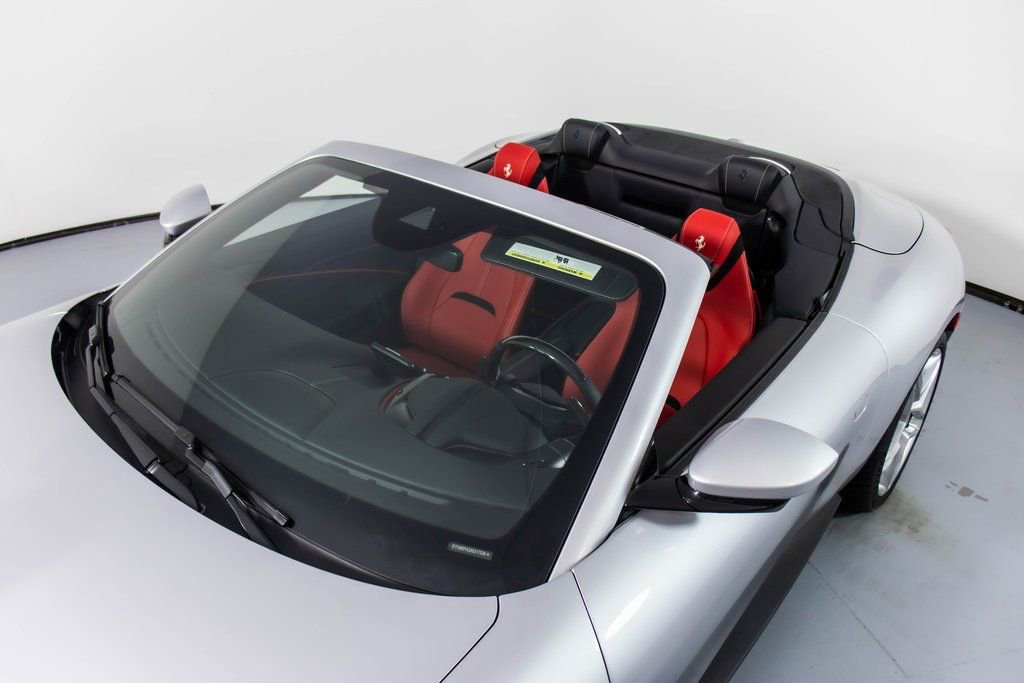 Certified 2025 Ferrari Roma Spider image 32