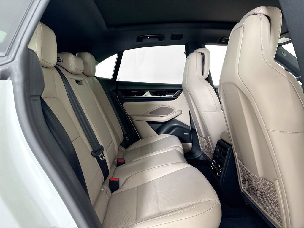 Certified 2025 Porsche Macan Electric RWD image 15