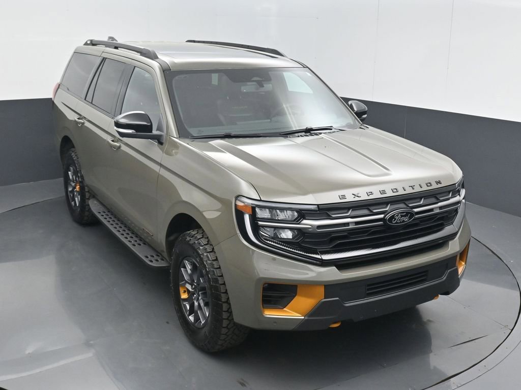 Used 2025 Ford Expedition Tremor AWD/4WD image 3